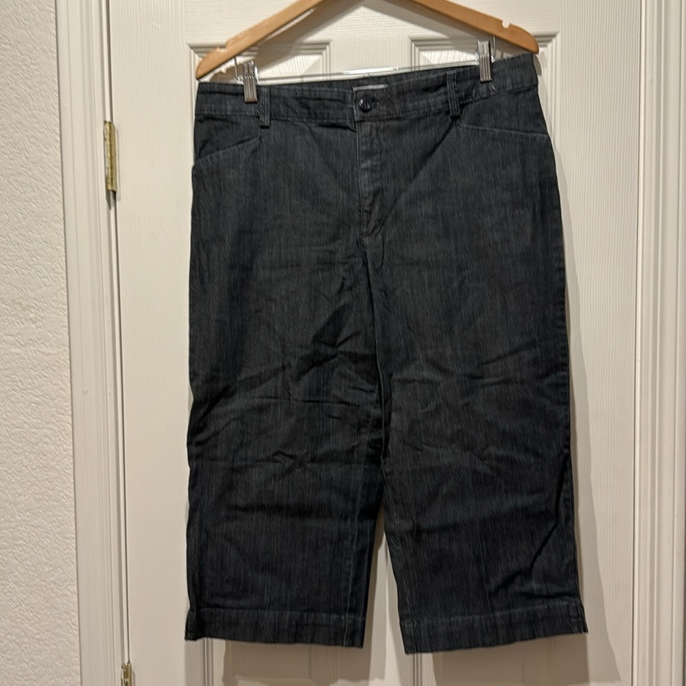Lee, size 16, blue jeans, 90% Cotton, 1% Spandex, ( New without Tags )